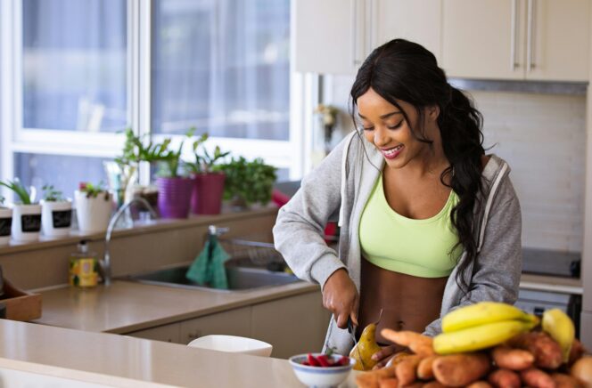 5 Simpele Gewoontes om Af te Vallen voor Vrouwen
